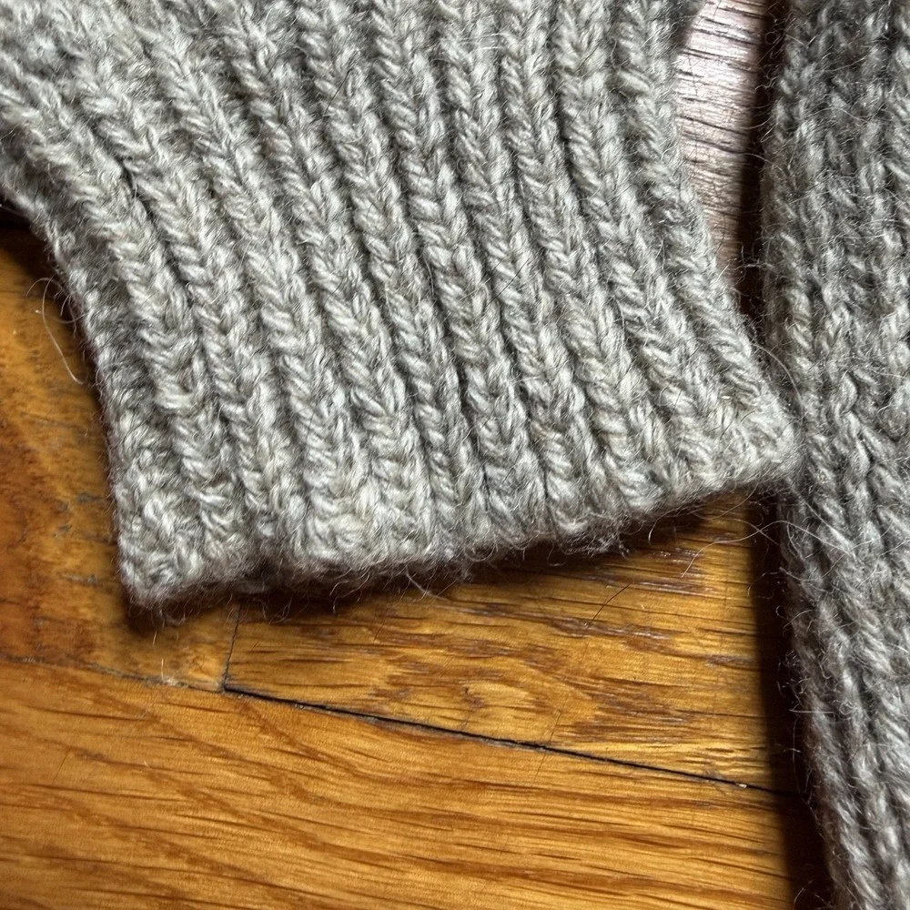 Vintage Abercrombie Fitch Cable Knit Shetland Wool Crewneck Sweater Sz M / L - Picture 4 of 15